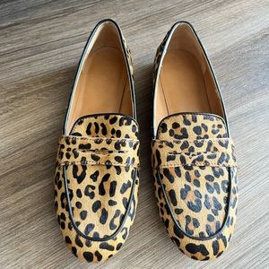 Never worn!! J. CREW women’s cheetah print flats. Size 7.5